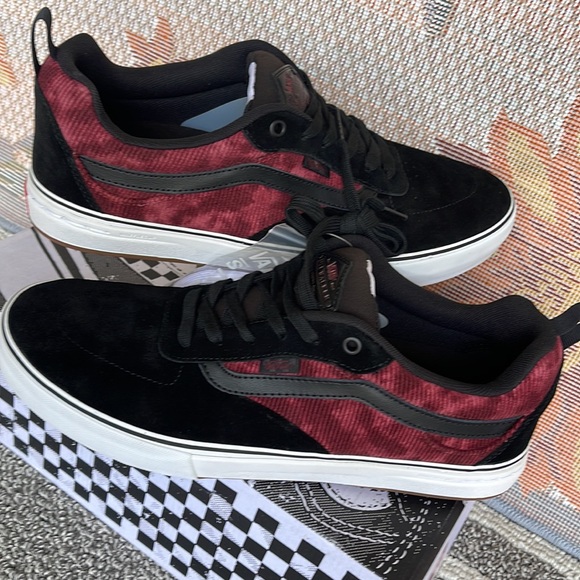 Vans WMNS Kyle Walker
Corduroy Tie-Dye/Black/White 
VN0A5JIEX4C
Sneakers - Picture 11 of 16